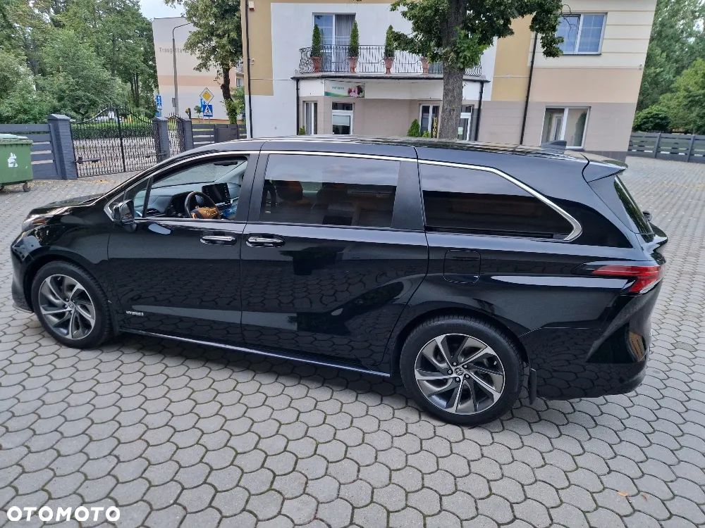 Toyota Sienna - 5