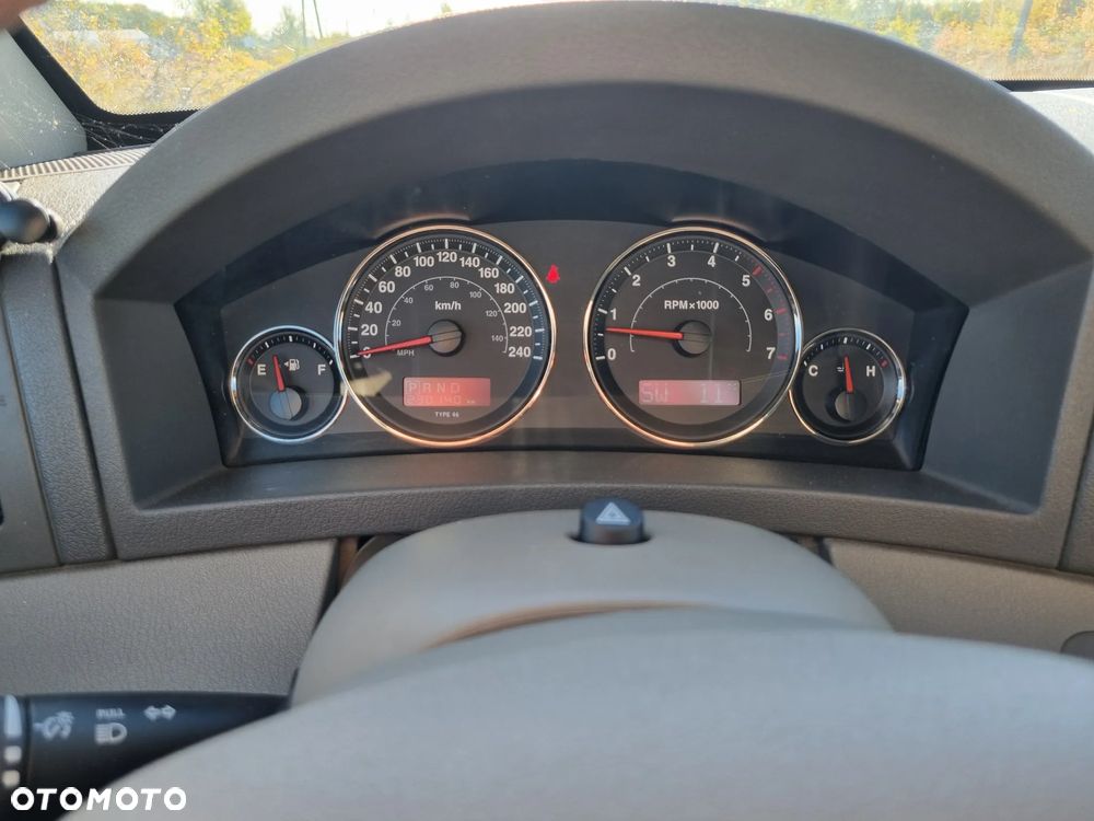 Jeep Grand Cherokee 05-07 - 12