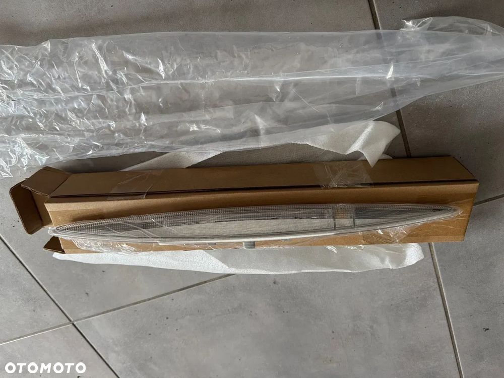 Honda Cr-v IV lampa stop tył biala