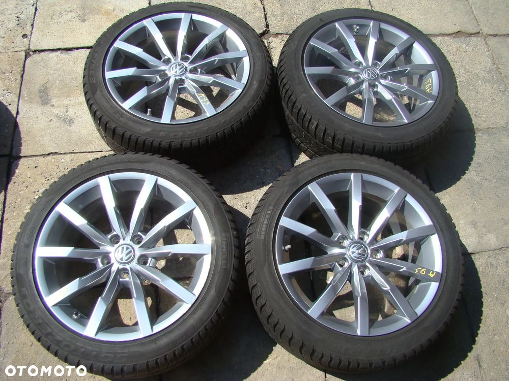 a93 5x112 VW Passat B9 B8 Beetle T-Roc 8jx18 opony zima 235/45 - 1