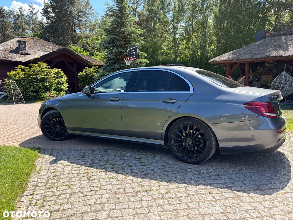 Mercedes-Benz Klasa E 220 d 4-Matic 9G-TRONIC - 5