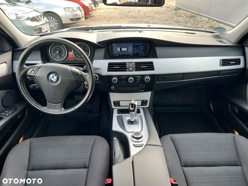 BMW Seria 5 525d - 12
