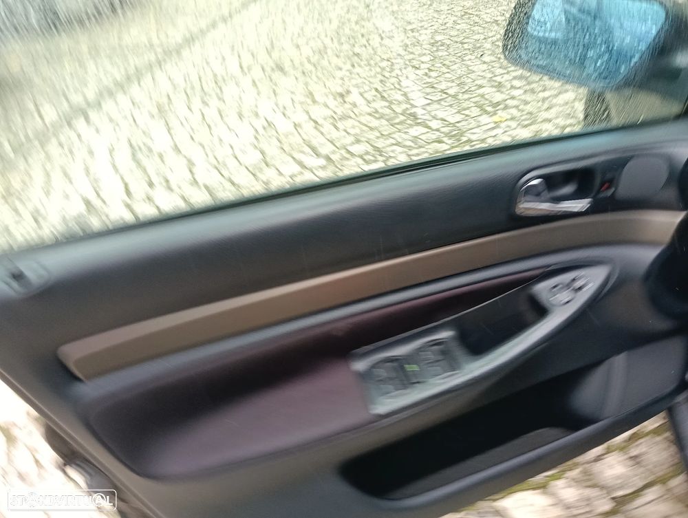 Audi A4 Avant 1.9 TDI Attraction - 18