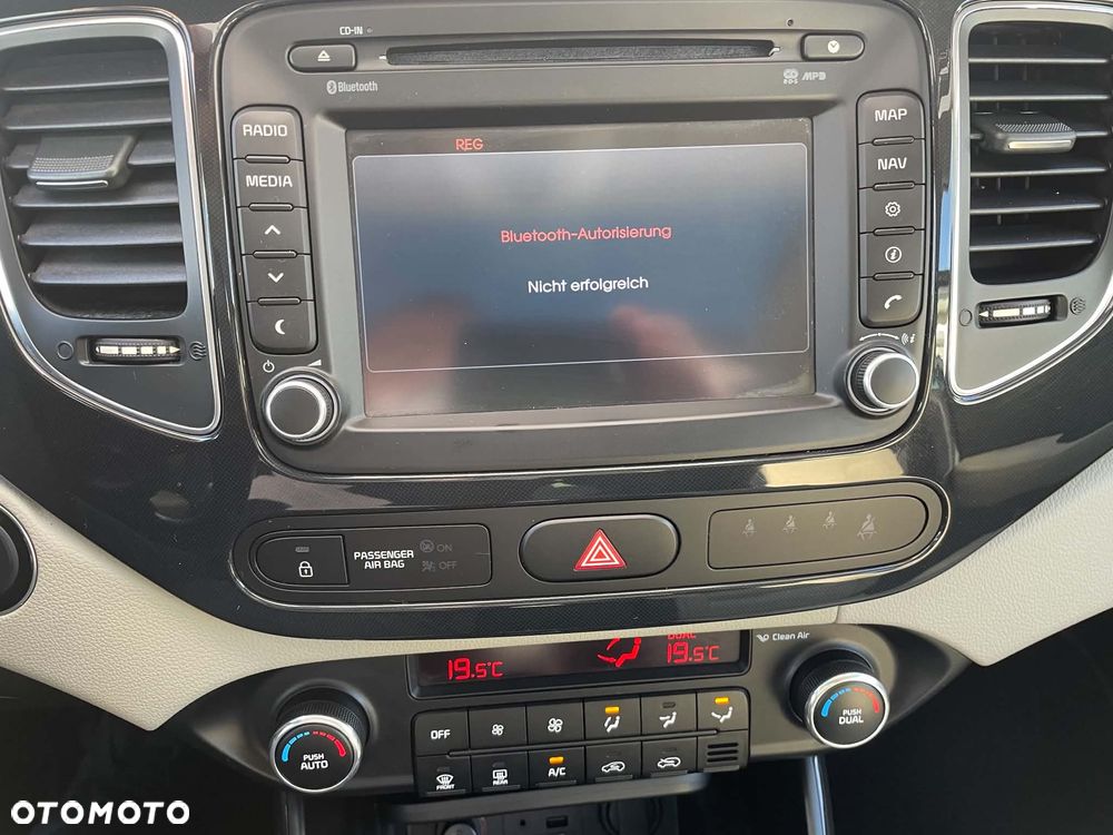 Kia Carens 1.6 GDI Fifa World Cup Edition - 22