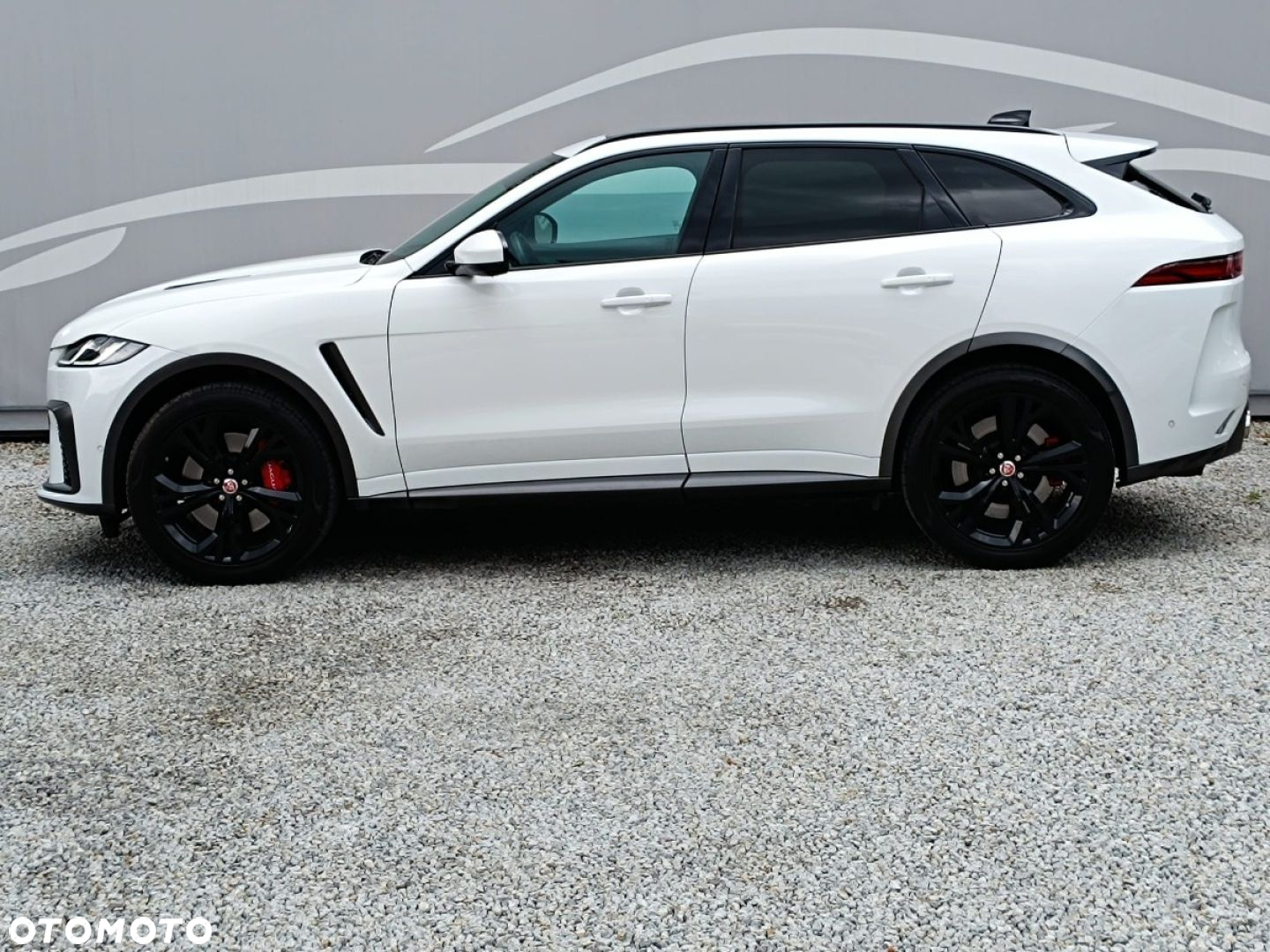 Jaguar F-Pace 5.0 V8 P550 AWD SVR - 25