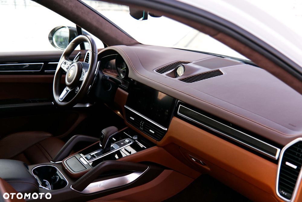 Porsche Cayenne Turbo S E-Hybrid Tiptronic S - 18