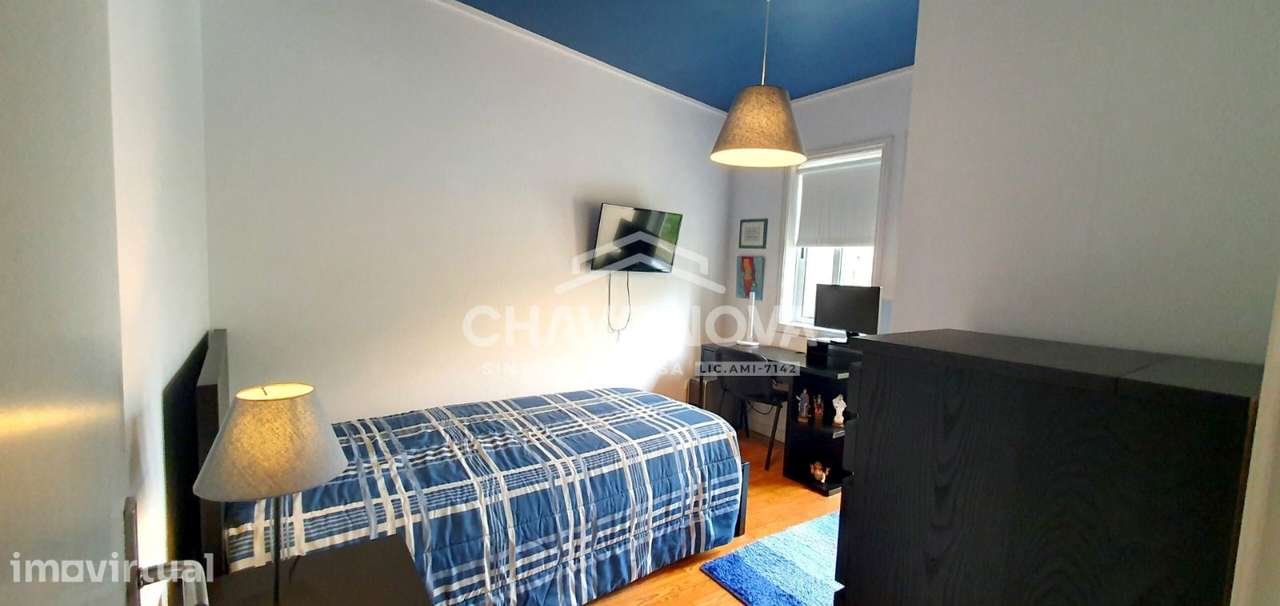 Moradia Bi-Familiar T2 + T4 c/Potencial de Rendimento em Ramalde Porto - Grande imagem: 5/25
