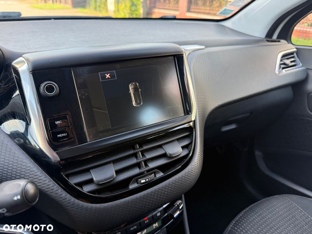 Peugeot 208 1.6 BlueHDi Allure S&S - 20