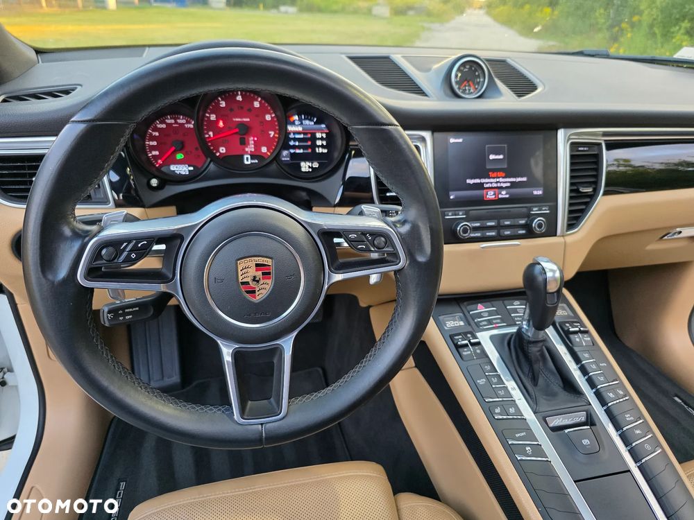 Porsche Macan - 35