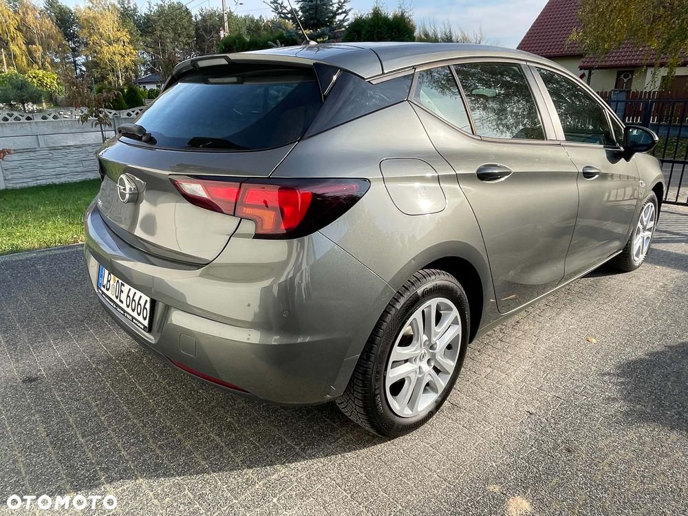 Opel Astra 2020 photo 3