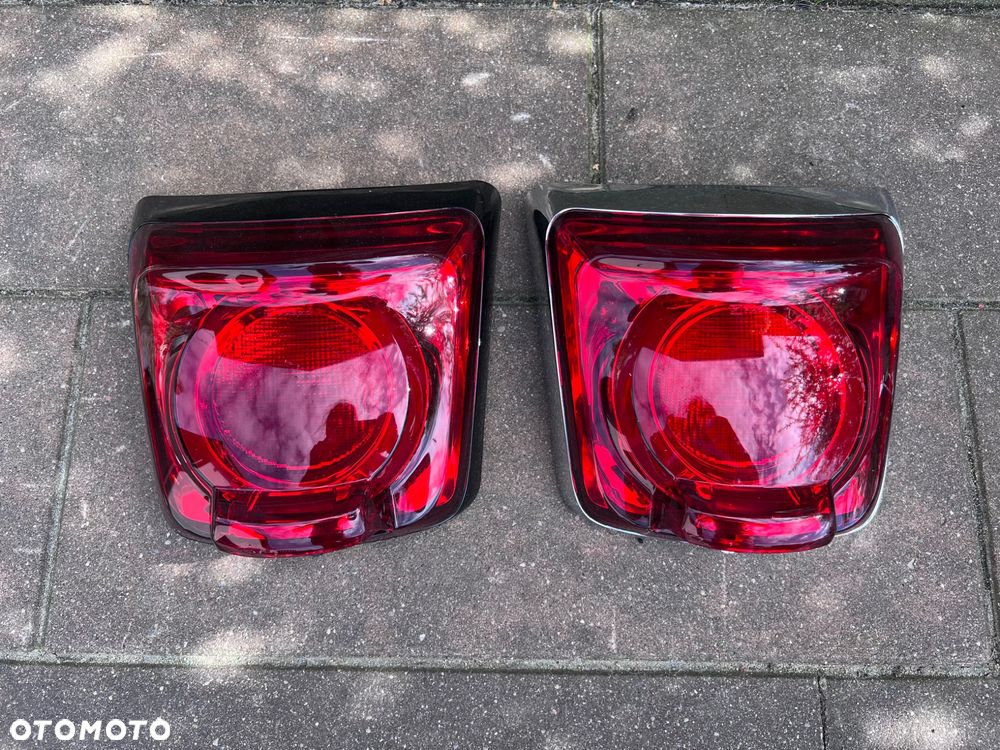LAMPA TYŁ VESPA PIAGGIO GTS 125 250 300 - 1