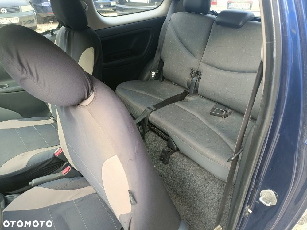 Toyota Yaris - 8