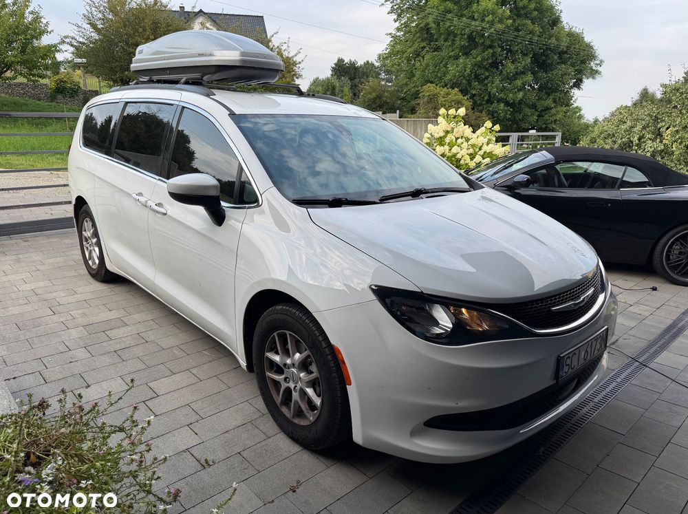 Chrysler Pacifica - 5