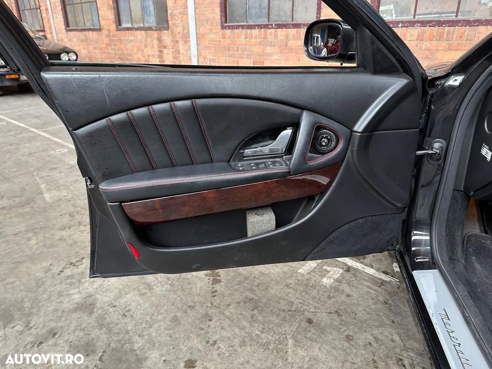 Maserati Quattroporte - 12