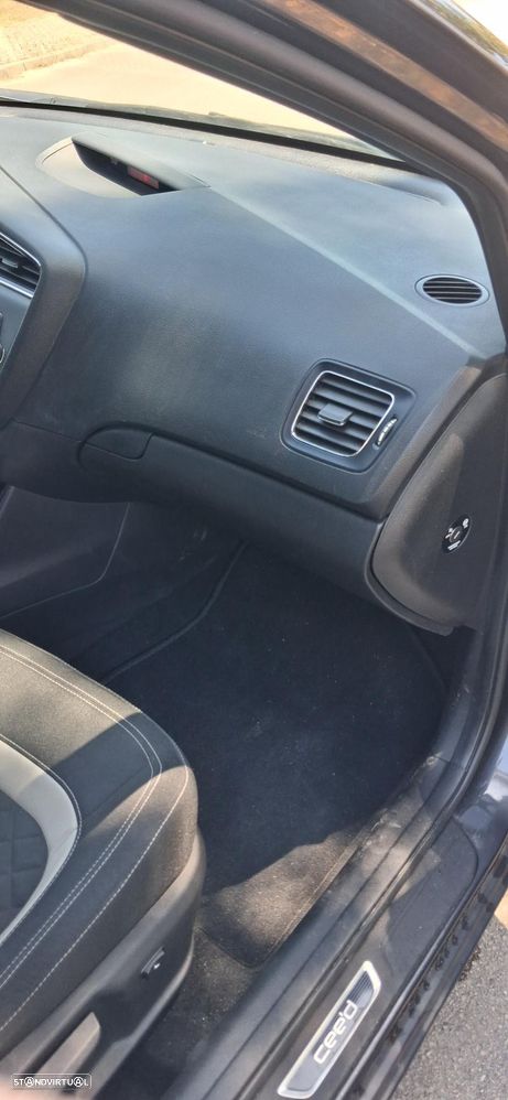 Kia Ceed SW 1.0 T-GDI GT Line - 12