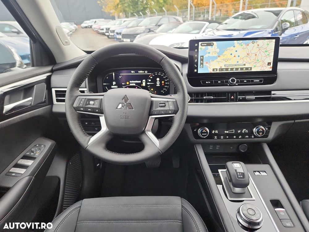 Mitsubishi Outlander 2.4 4WD Plug-In Hybrid Plus - 11
