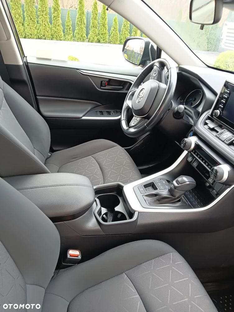 Toyota RAV4 - 8