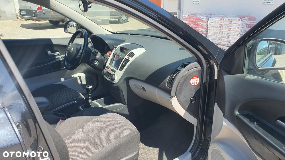 Kia Ceed 1.6 Crdi Comfort - 23