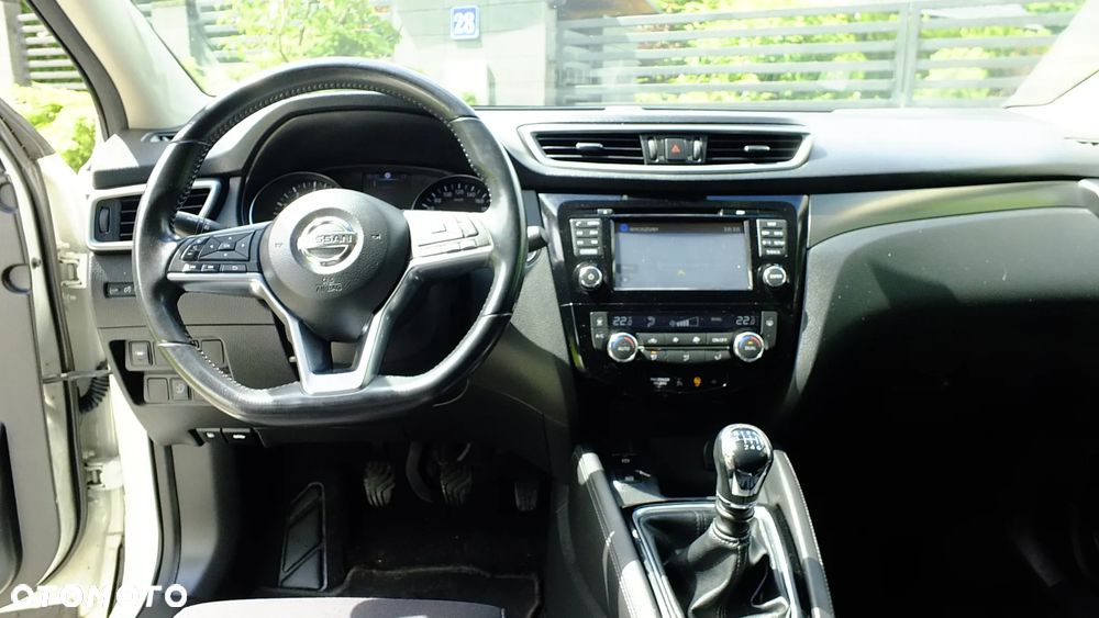 Nissan Qashqai 1.2 DIG-T N-Connecta EU6 - 28