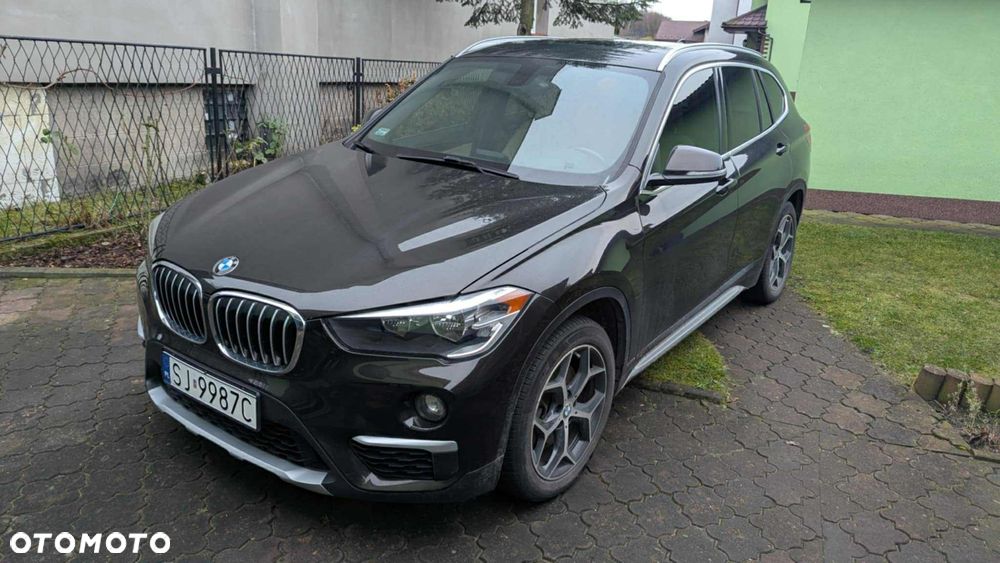 BMW X1 xDrive28i Sport Line - 1