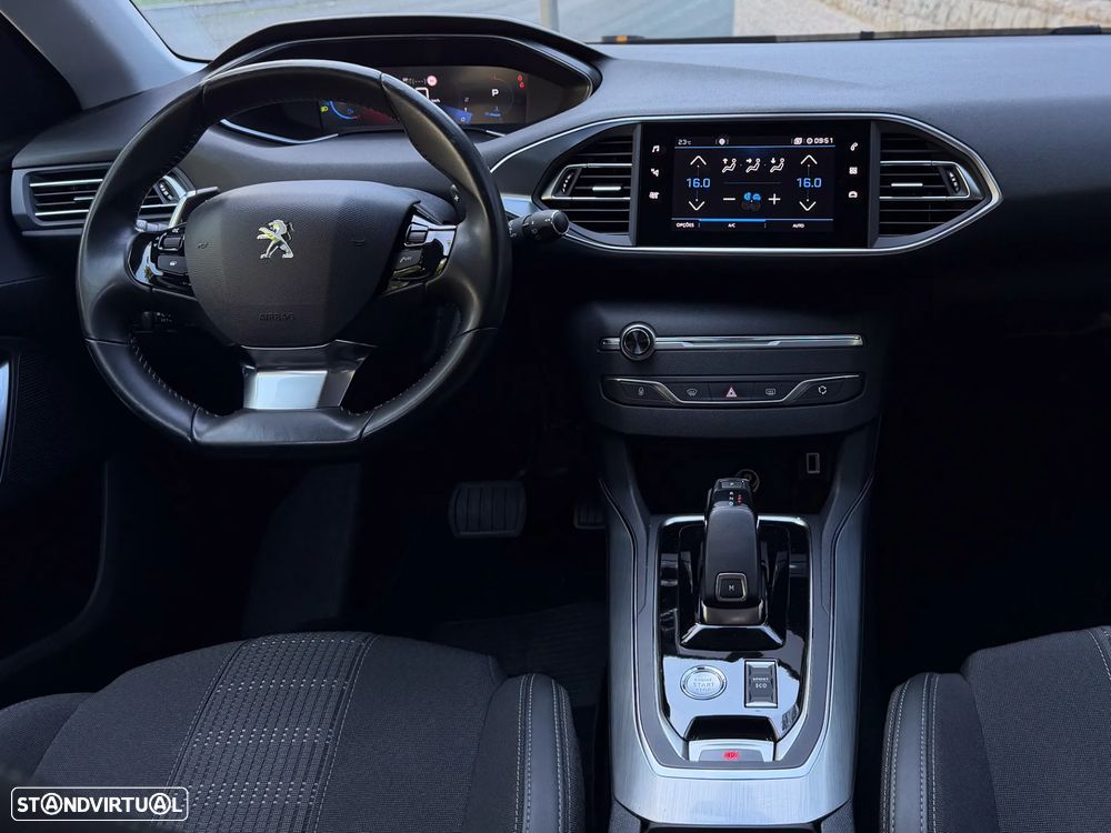 Peugeot 308 SW 1.5 BlueHDi Allure Pack EAT8 - 26