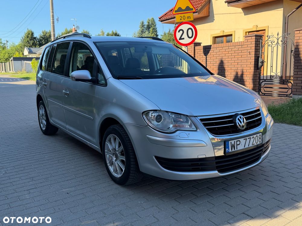 Volkswagen Touran 1.9 TDI DPF Blue Motion Highline - 3