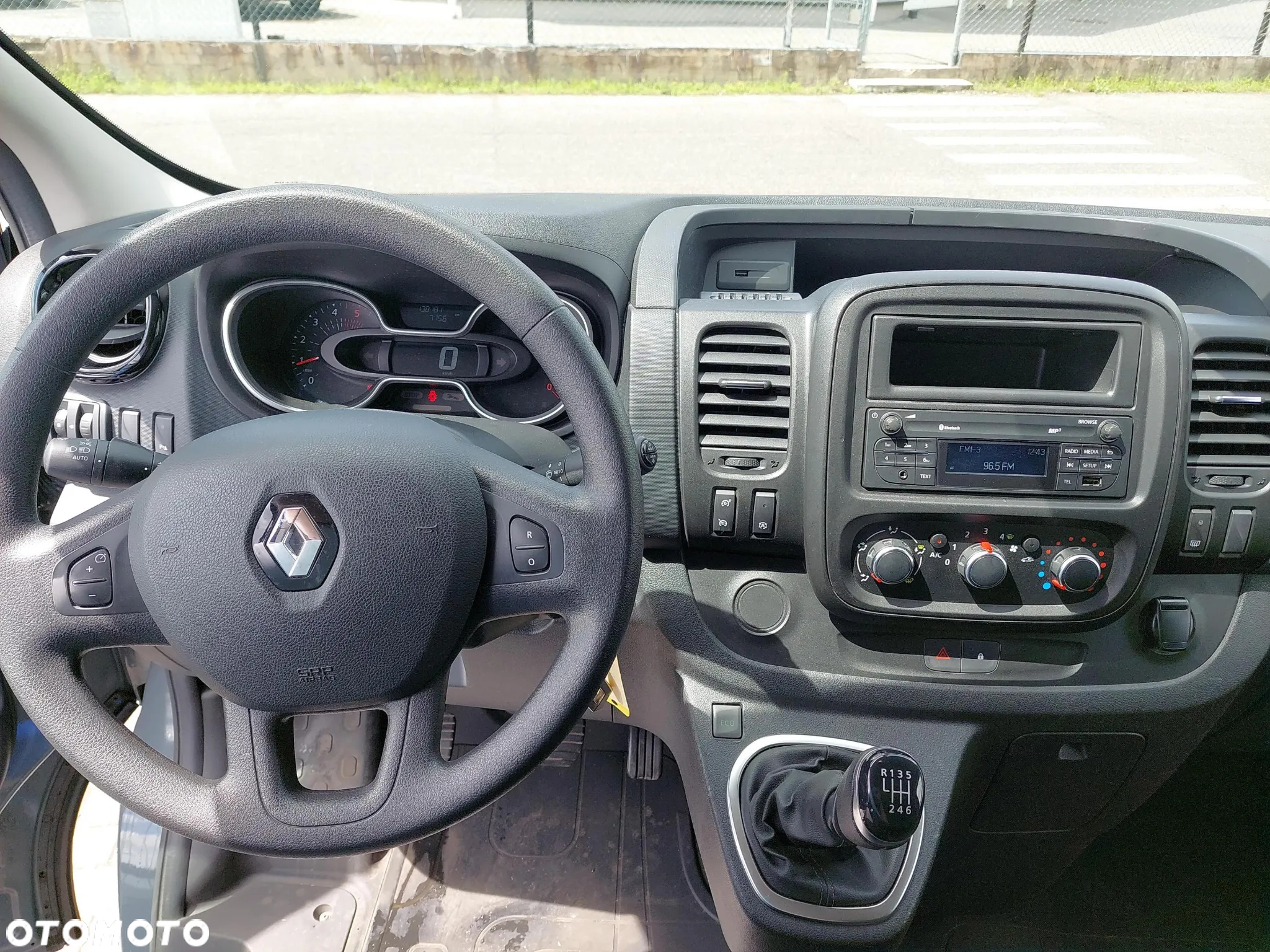 Renault Trafic - 13