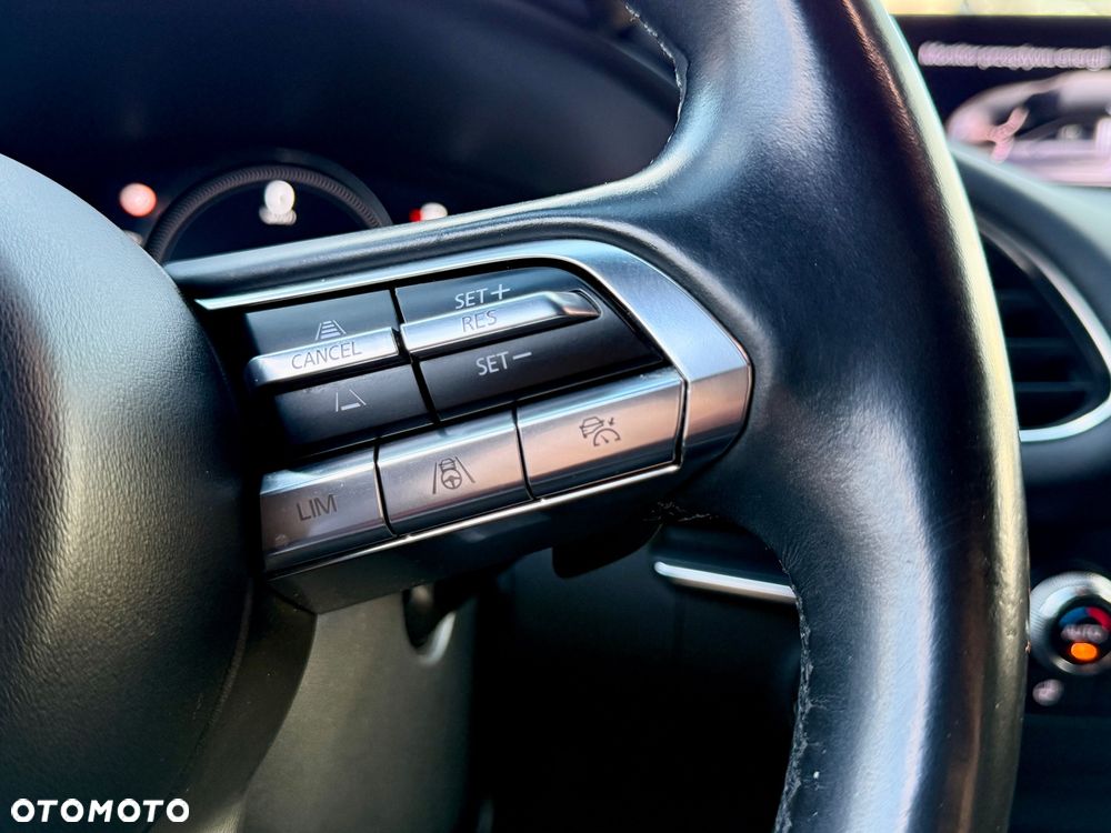 Mazda 3 e-SKYACTIV-G 122 M HYBRID DRIVE EXCLUSIVE-LINE - 22