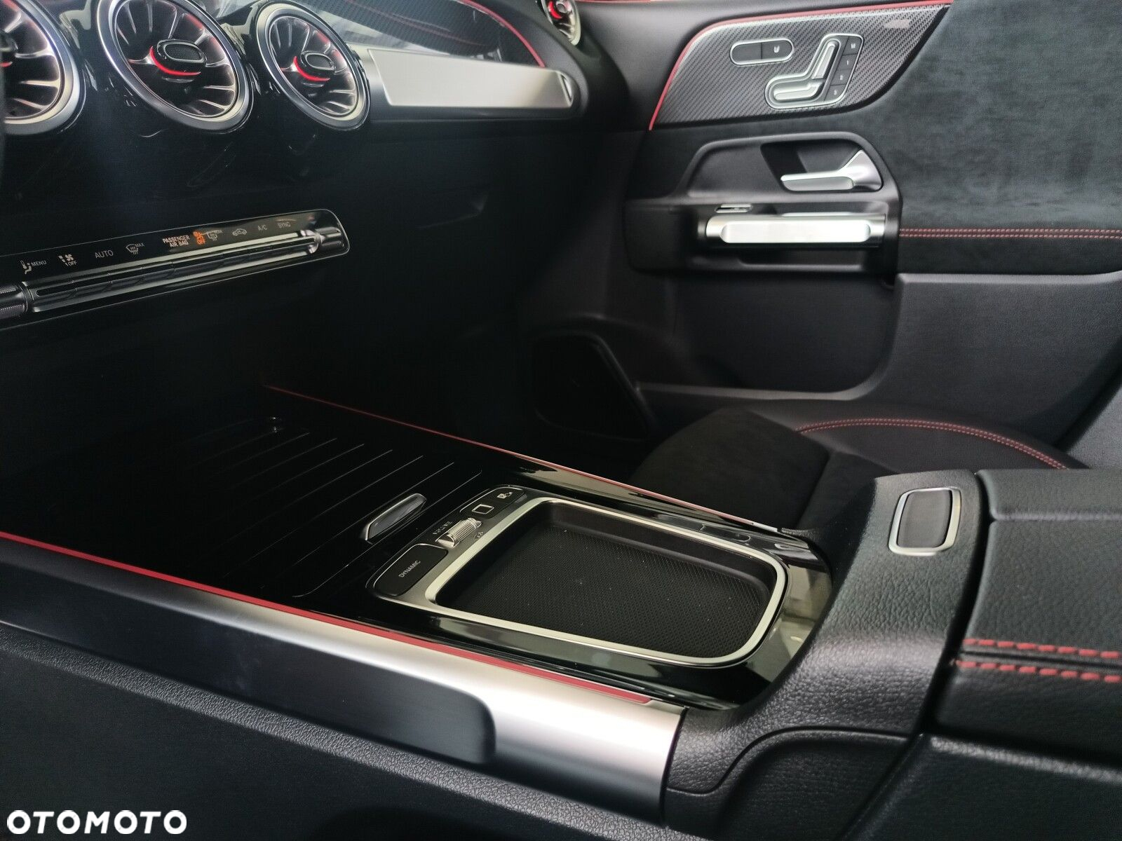 Mercedes-Benz GLB - 29