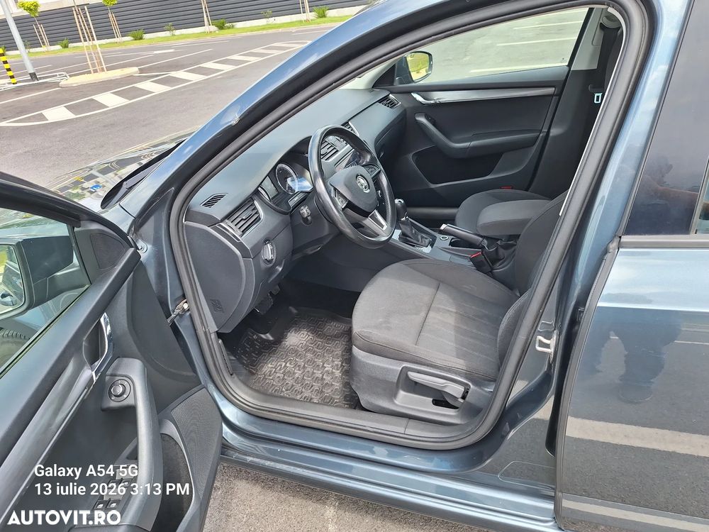 Skoda Octavia 2.0 TDI DSG Style - 12