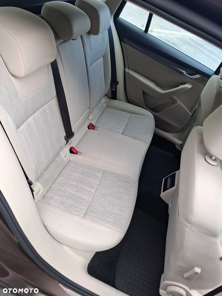 Skoda Octavia 1.6 TDI Ambition DSG - 11
