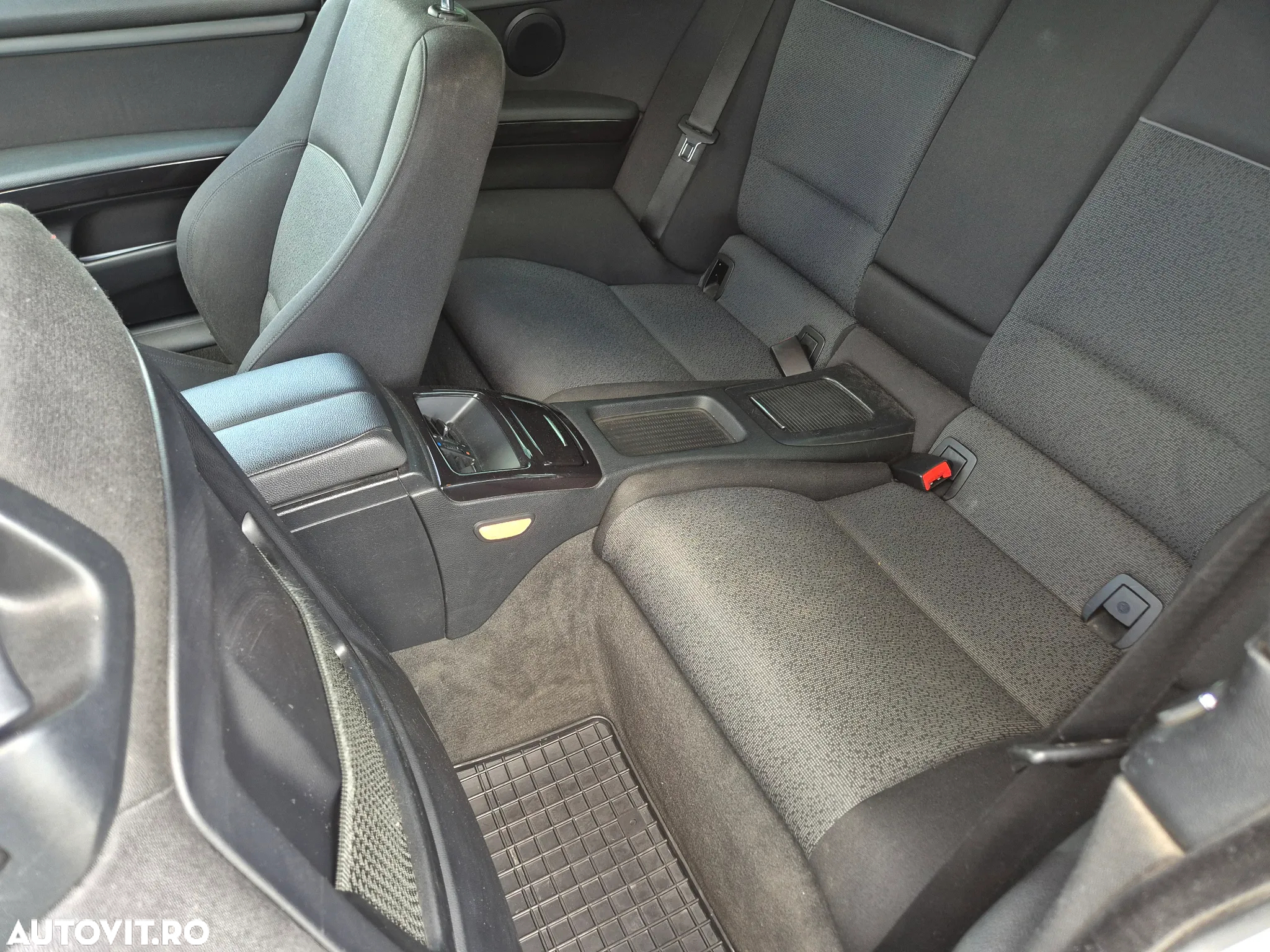 BMW Seria 3 325i Coupe Aut. - 9