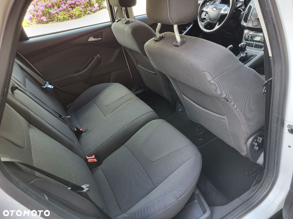 Ford Focus - 32
