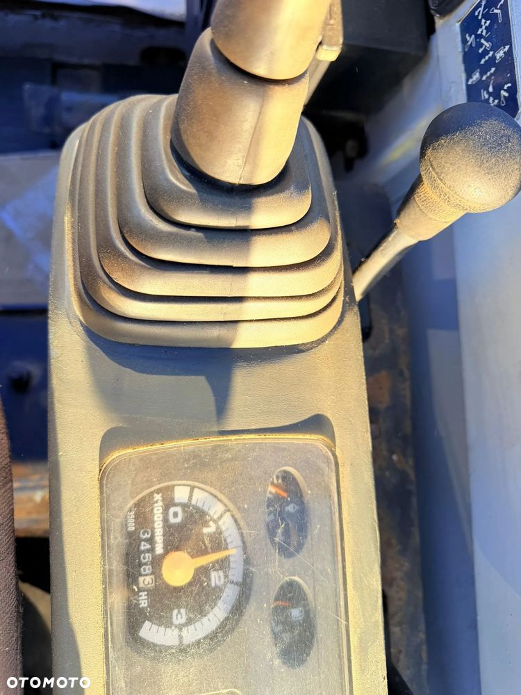 New Holland B80b - 19