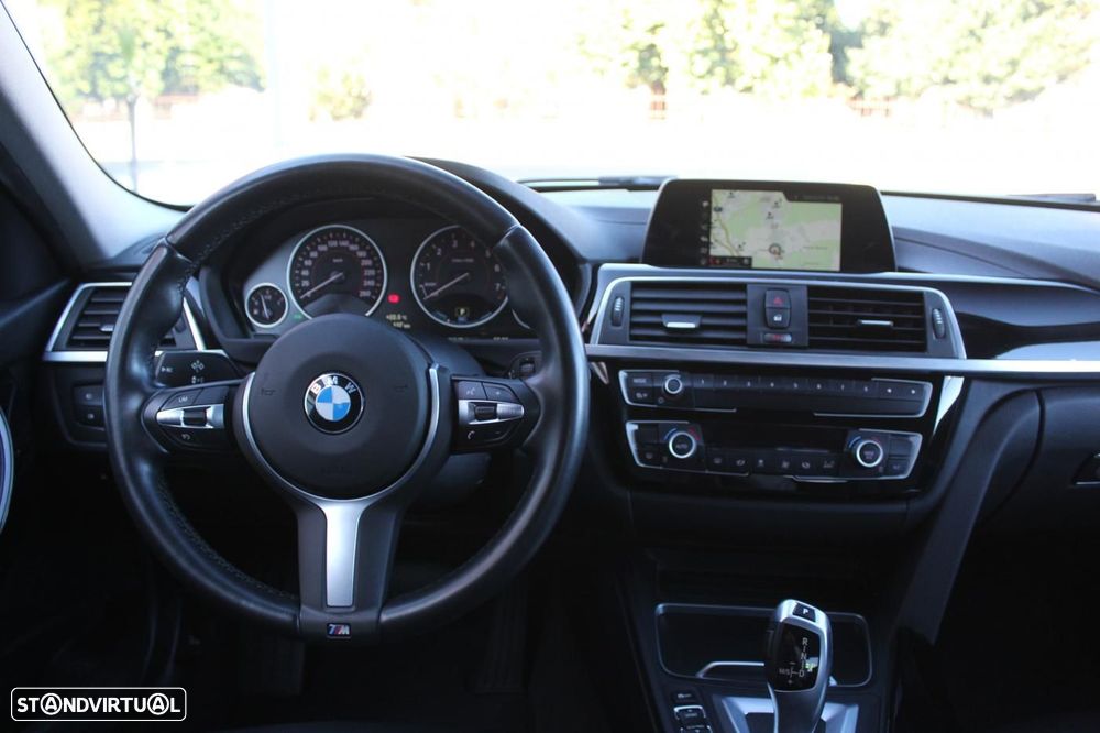 BMW 330 e iPerformance - 23