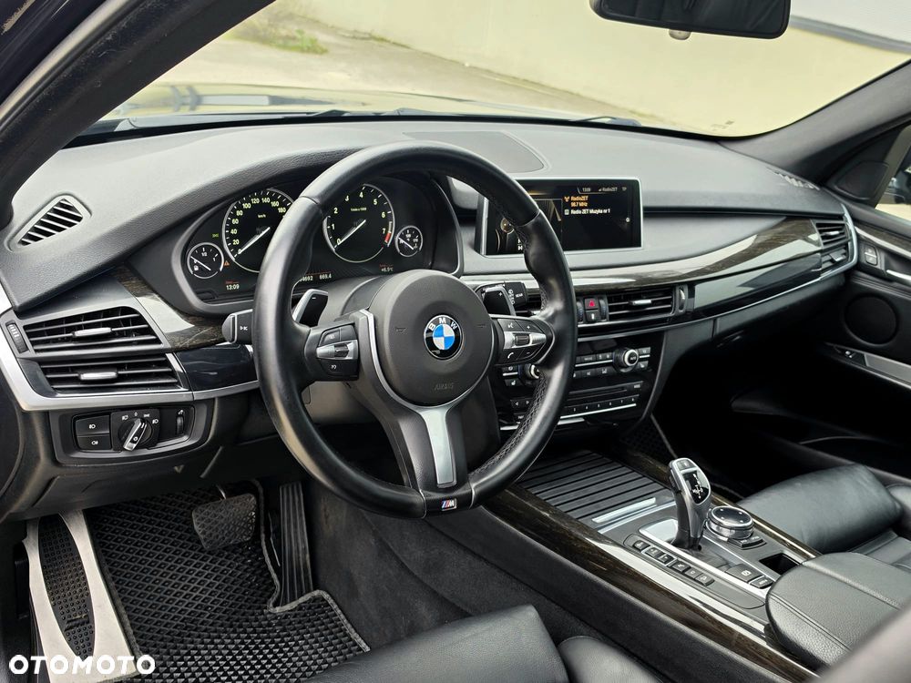 BMW X5 xDrive50i - 7