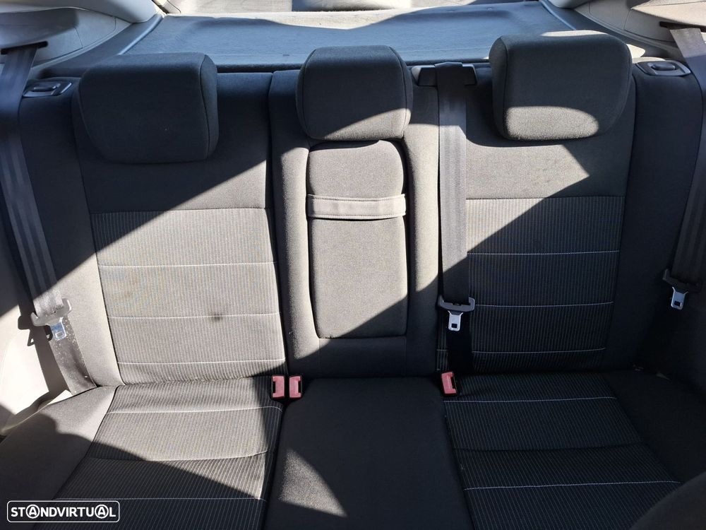 Ford Focus 1.6 TDCi Titanium - 19