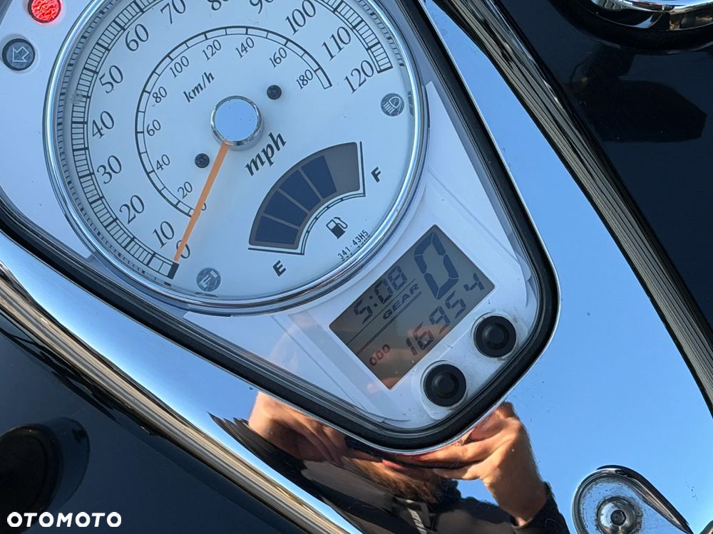 Suzuki Boulevard - 20