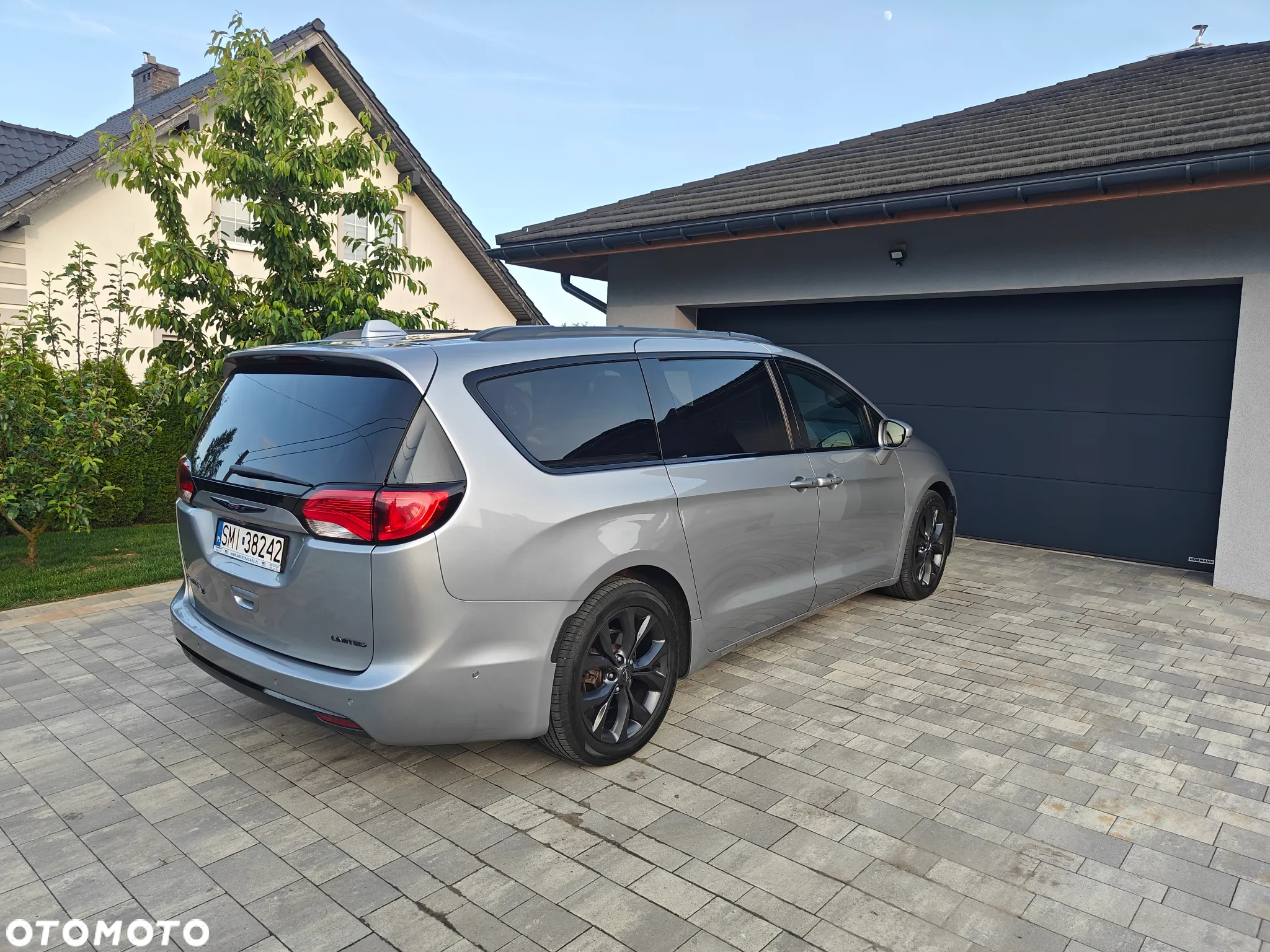 Chrysler Pacifica - 5