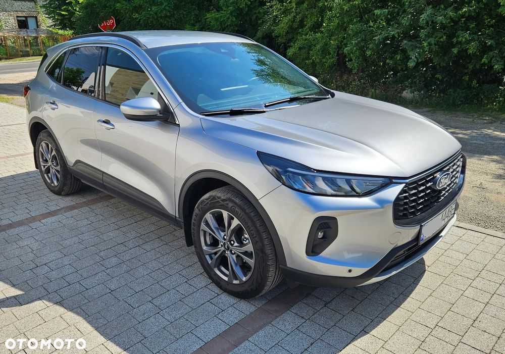 Ford Kuga - 1