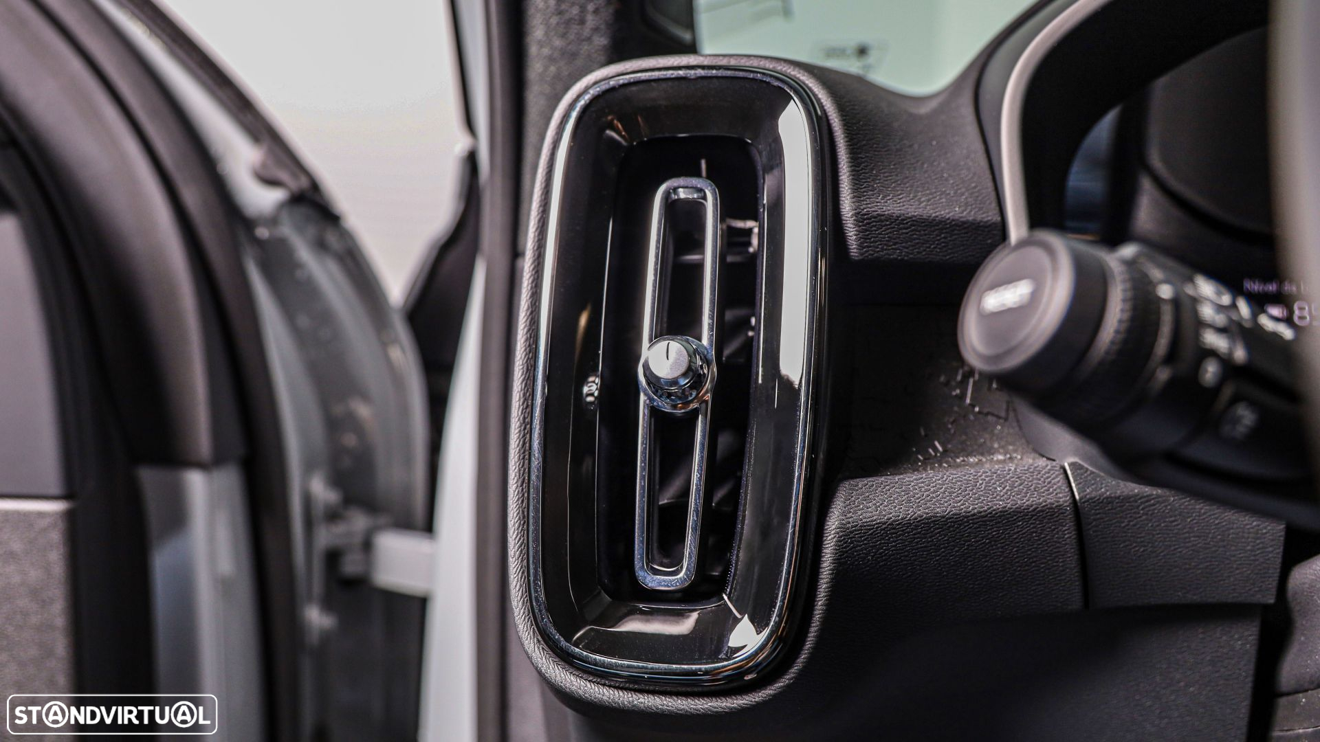 Volvo XC 40 Recharge Extended Range Plus - 13