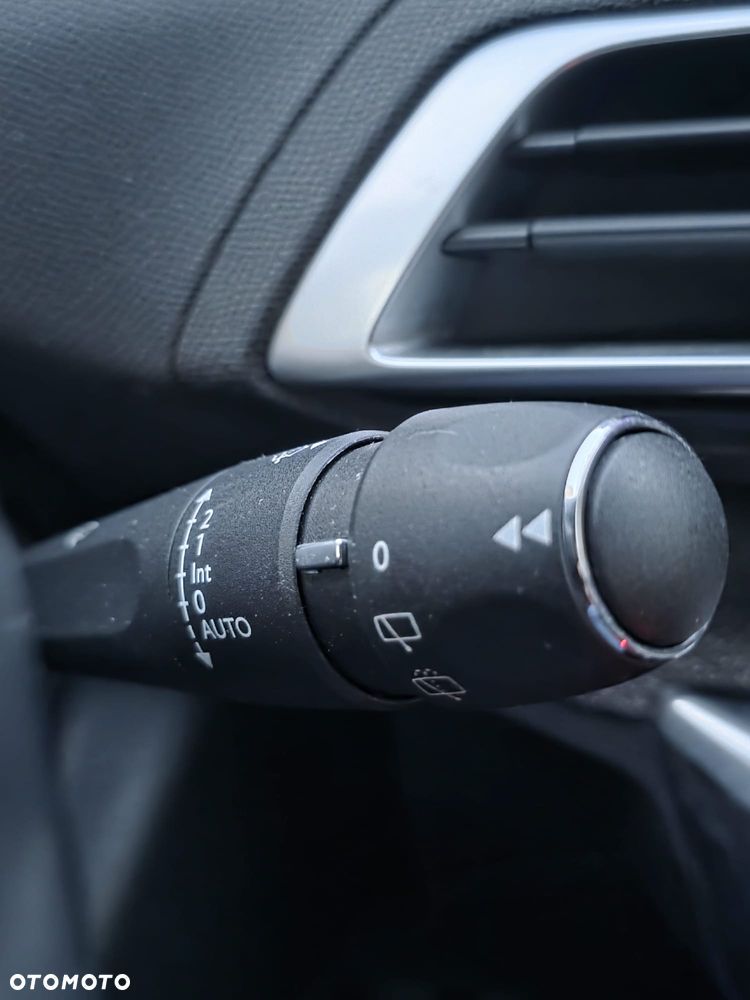 Peugeot 3008 1.2 PureTech Allure S&S - 30