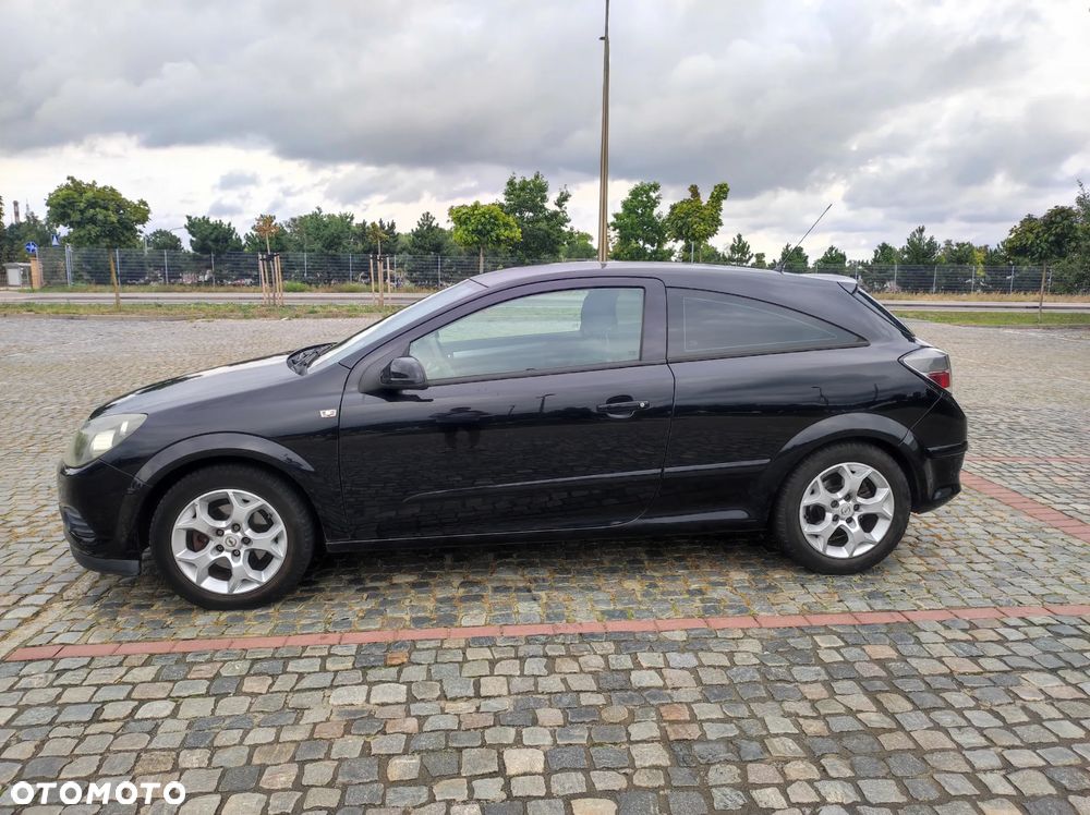 Opel Astra 1.8 Sport - 1