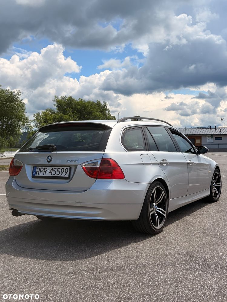BMW Seria 3 325i - 5