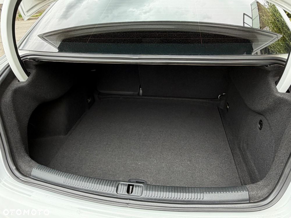 Audi A3 Limousine 30 TDI S tronic - 35