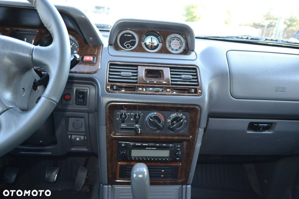 Mitsubishi Pajero - 26