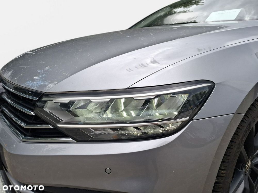 Volkswagen Passat - 10