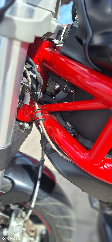 Ducati Monster - 10