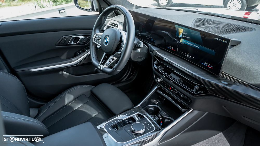 BMW 330 e Pack Desportivo M Pro Auto - 8