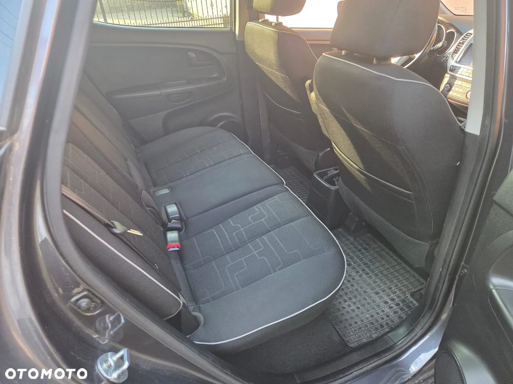 Kia Venga 1.6 CVVT ISG Dream Team Edition - 8